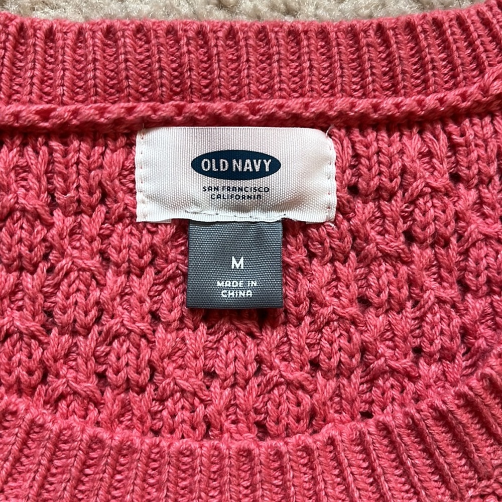 Old Navy Ladies Pink Sweater. Size Medium - Picture 2 of 2